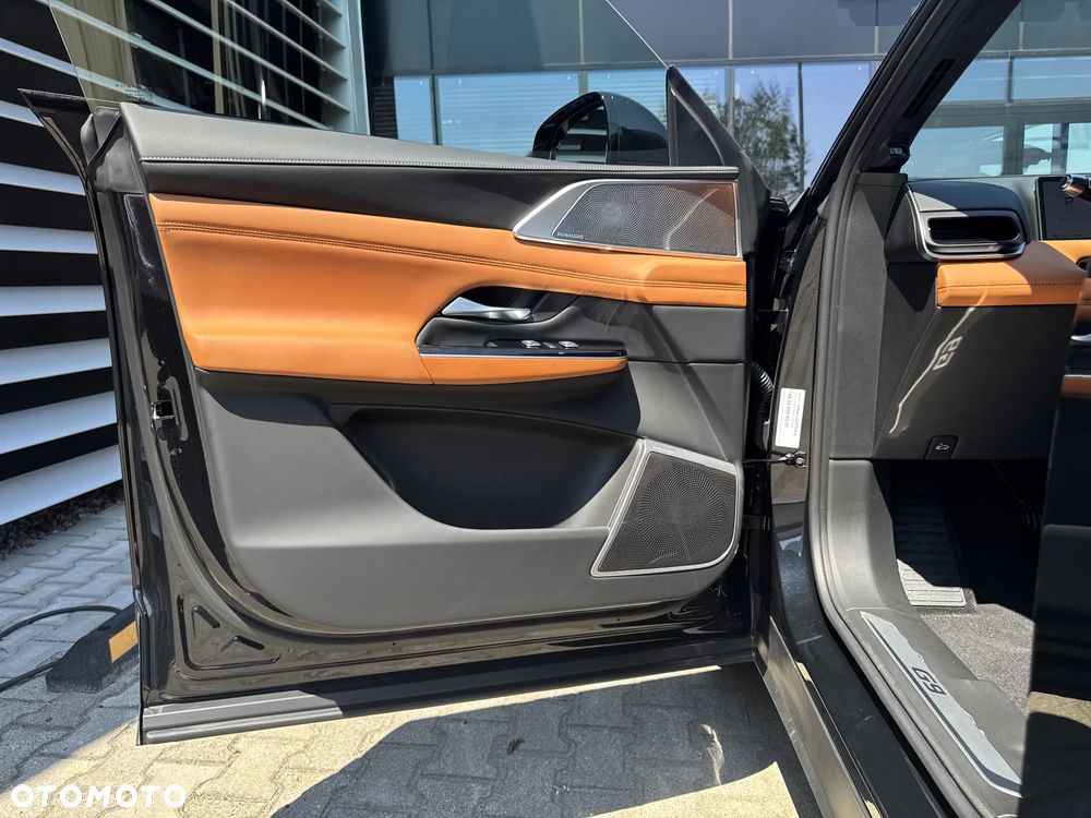 XPeng G9 94.6 kWh RWD Long Range - 11