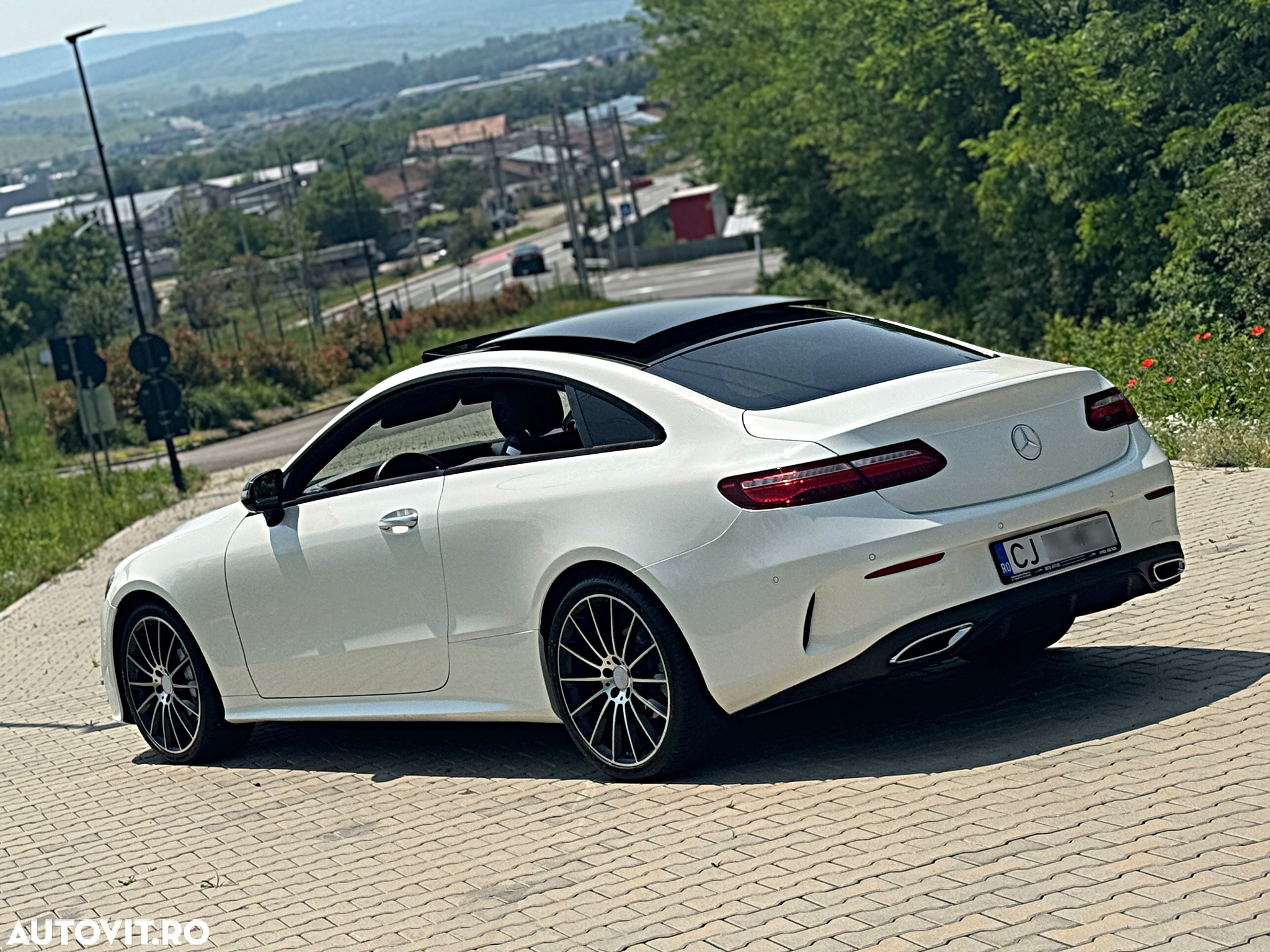Mercedes-Benz E 220 d Coupe 9G-TRONIC AMG Line - 16