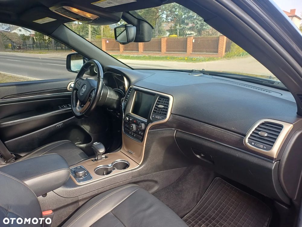 Jeep Grand Cherokee - 17