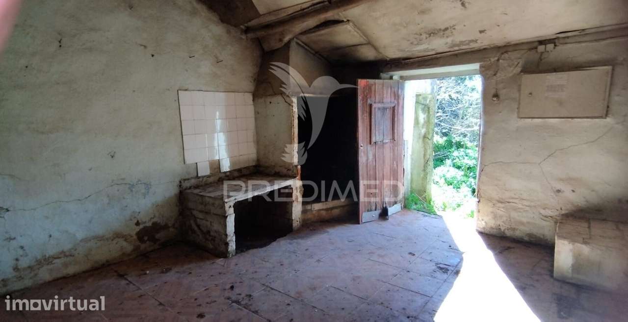 Moradia T3 para recuperar em Matacães (Torres Vedras) - Grande imagem: 2/9