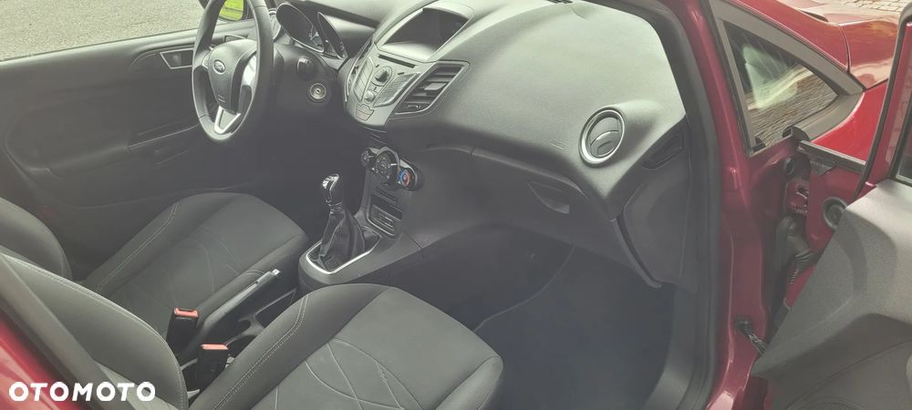 Ford Fiesta - 24