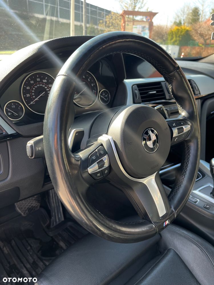 BMW Seria 3 335i xDrive Sport-Aut - 14