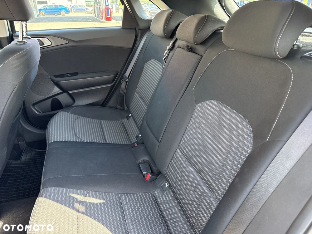 Kia Ceed 1.5 T-GDI M - 16
