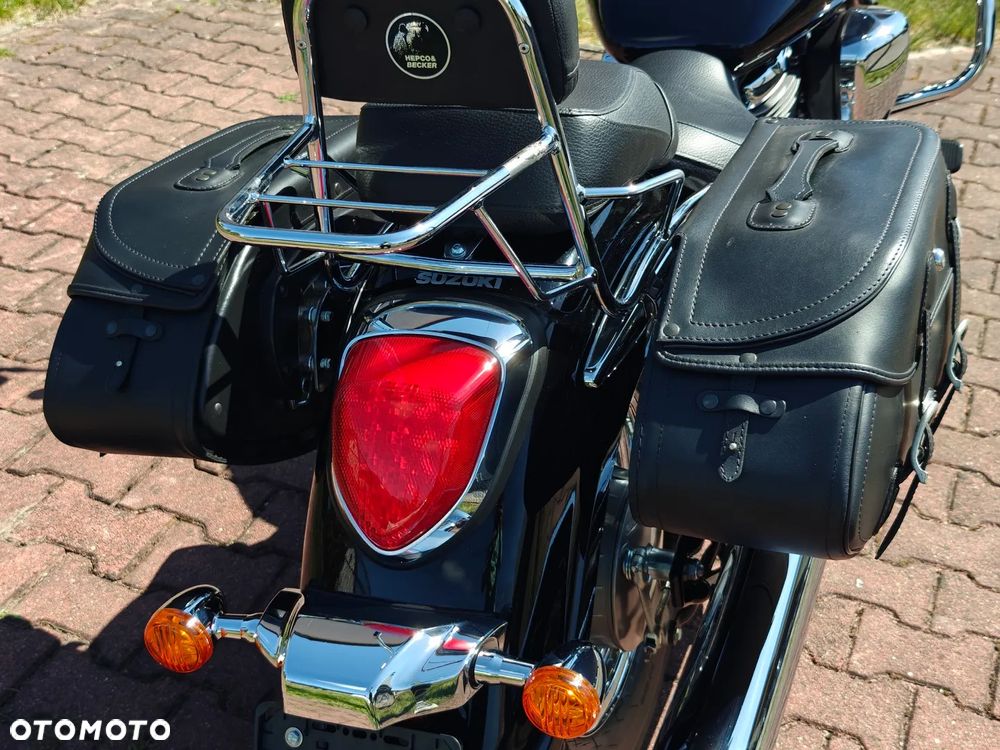 Suzuki Intruder - 12