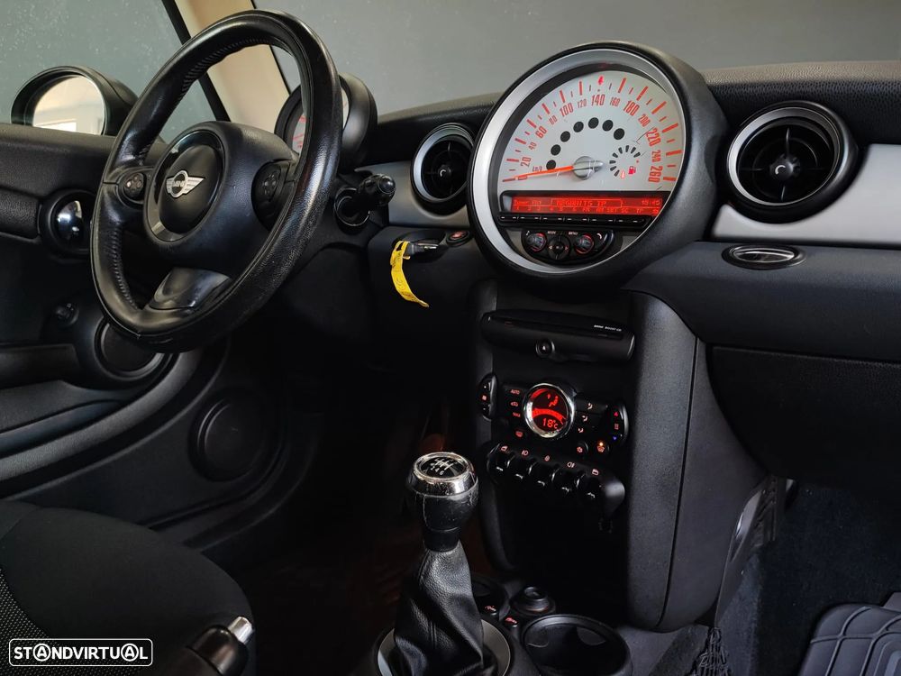 MINI 3 Portas One D - 34