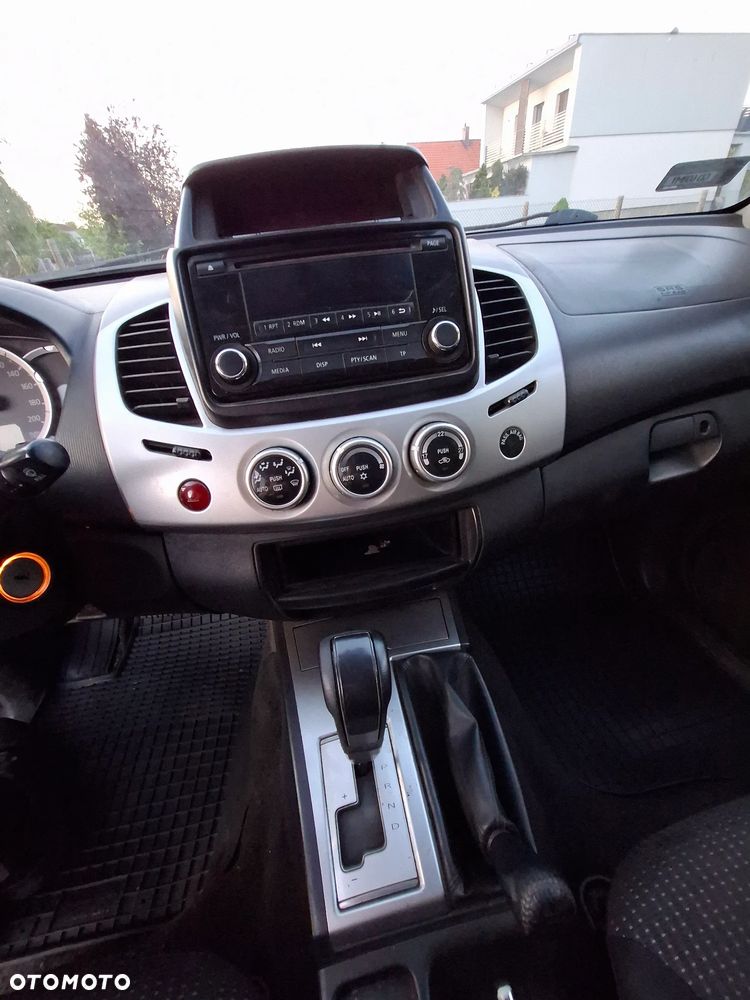 Mitsubishi L200 2.5 DID DC Intense + - 9