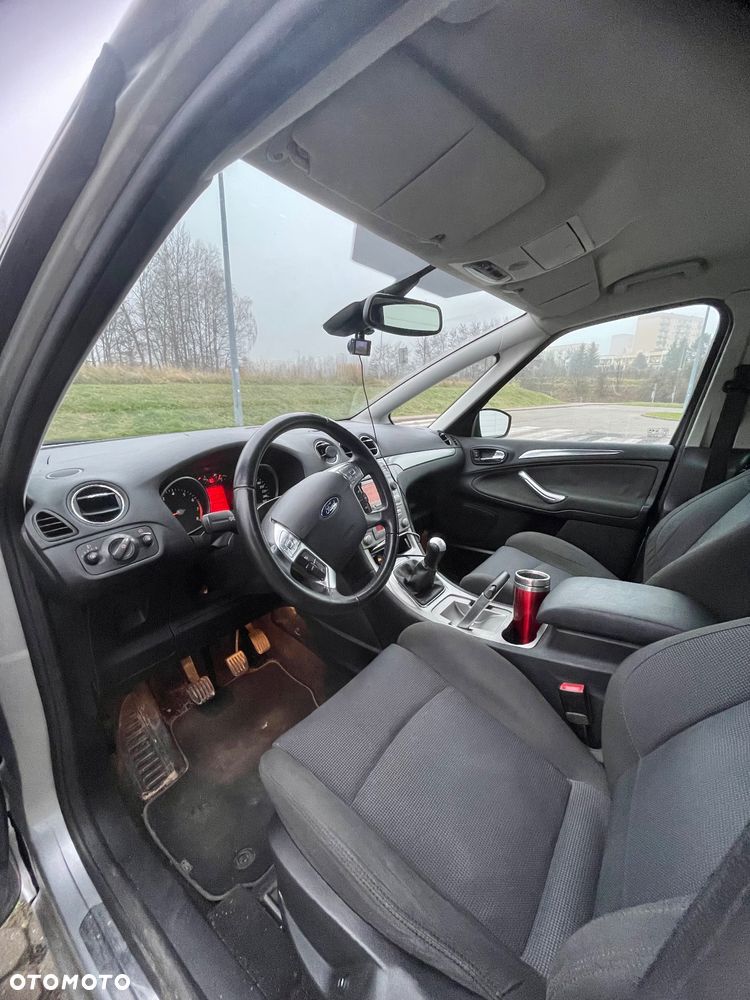 Ford S-Max - 12