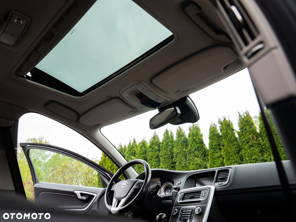 Volvo V60 D4 Business Edition - 28