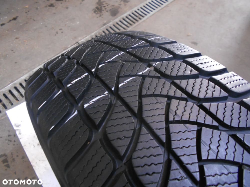 OPONA POJEDYNKA 205/55R17 DELINTE WINTER WD6 DOT 2821 8MM - 2