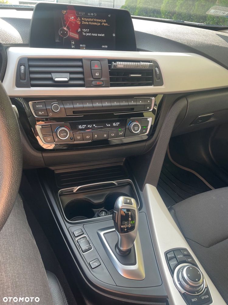 BMW Seria 3 318i Advantage - 17