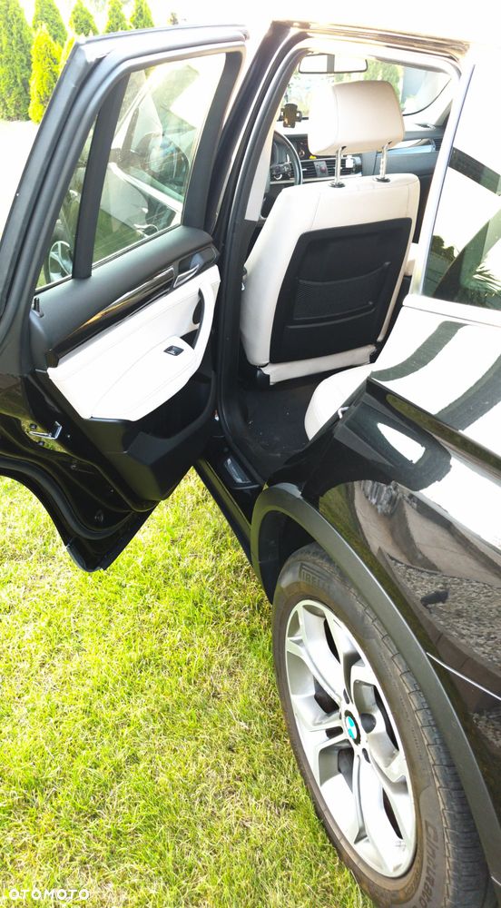 BMW X3 xDrive20d Advantage - 12