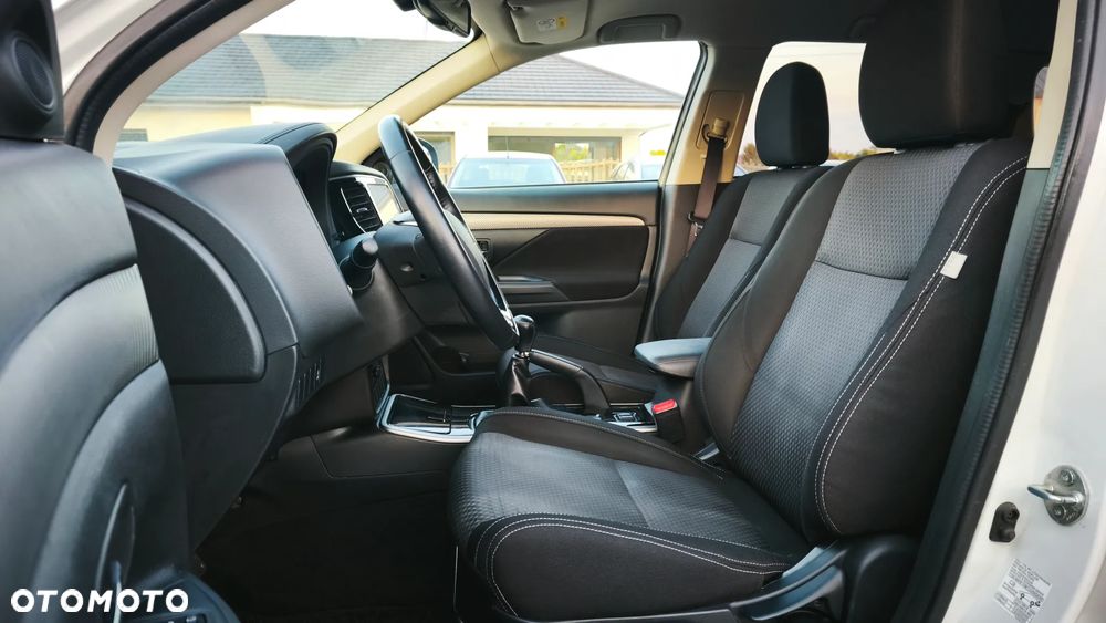 Mitsubishi Outlander - 17