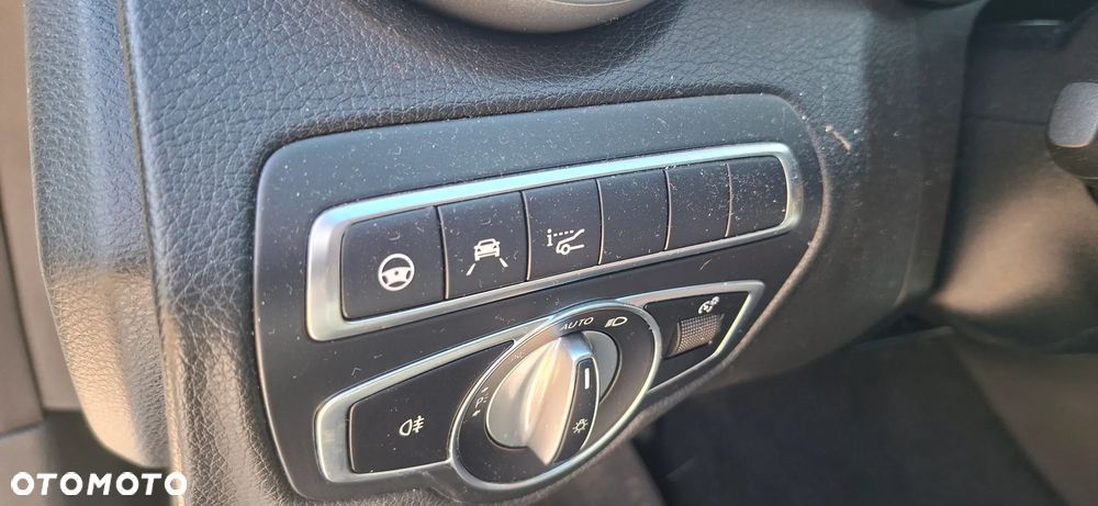 Mercedes-Benz Klasa C 300 d 4Matic 9G-TRONIC AMG Line - 11