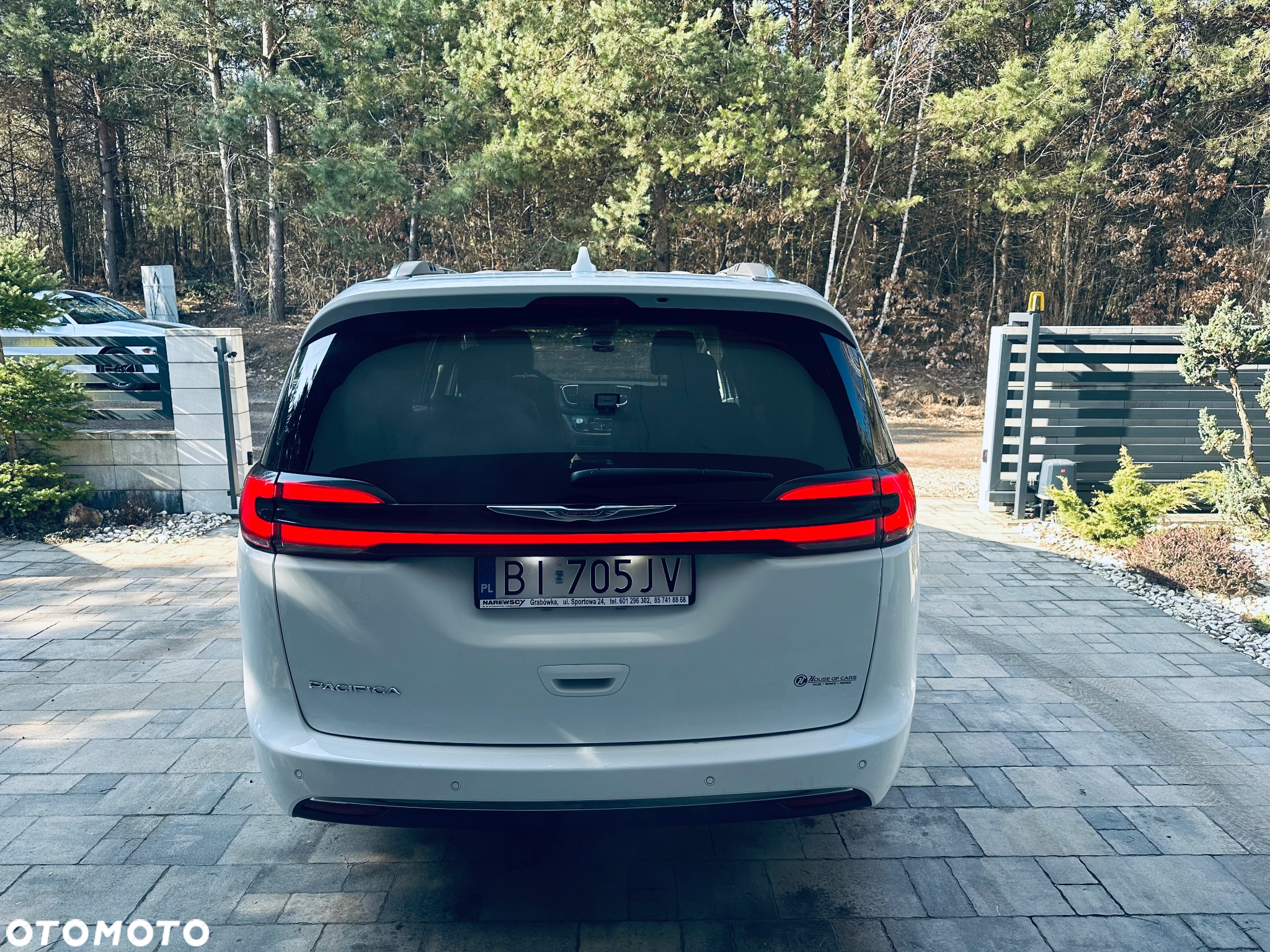 Chrysler Pacifica - 8
