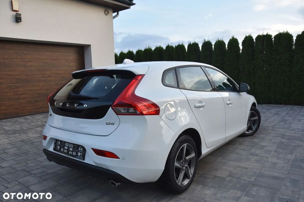 Volvo V40 D4 Drive-E Momentum - 3