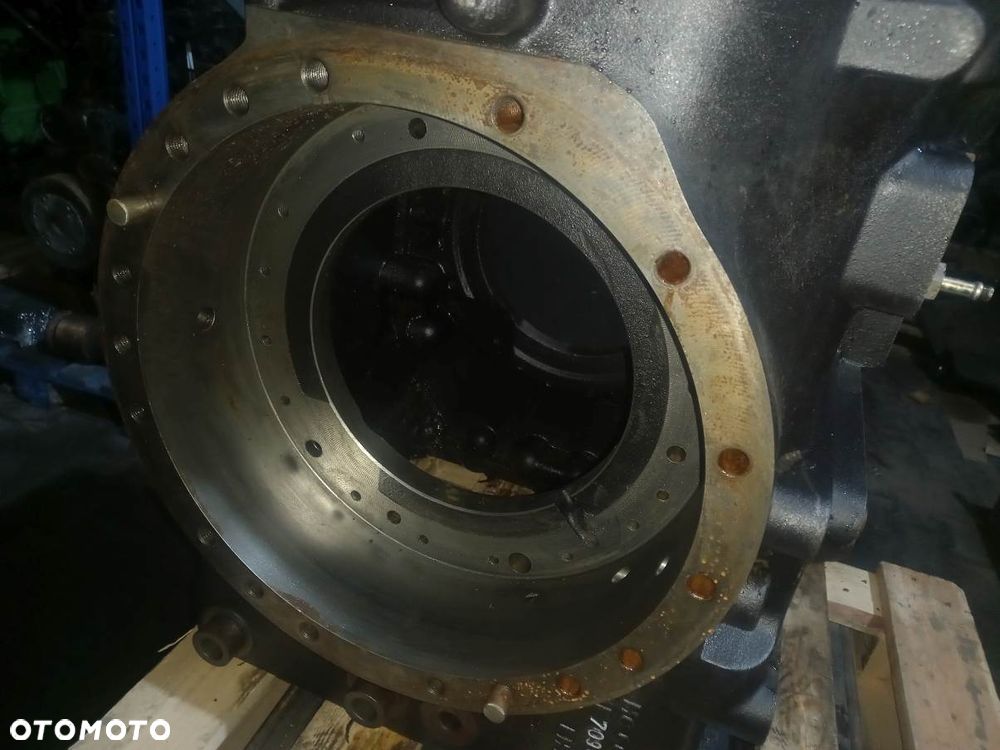 Obudowa tylnego mostu McCormick XTX165 - 3