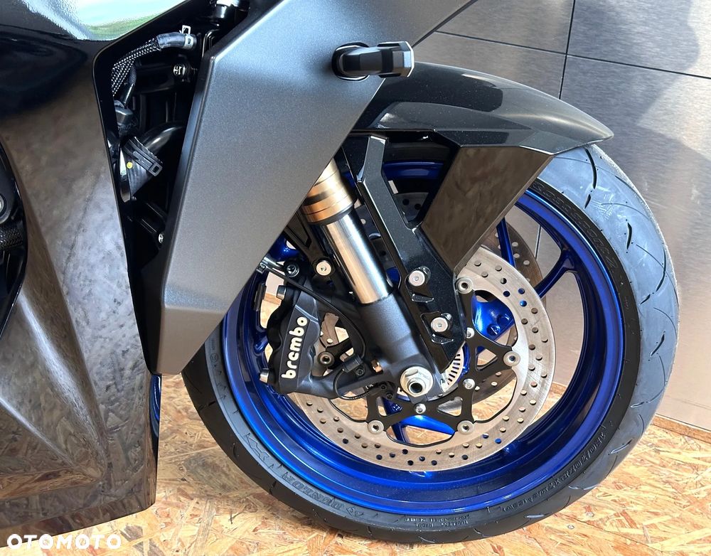 Suzuki GSX - 4