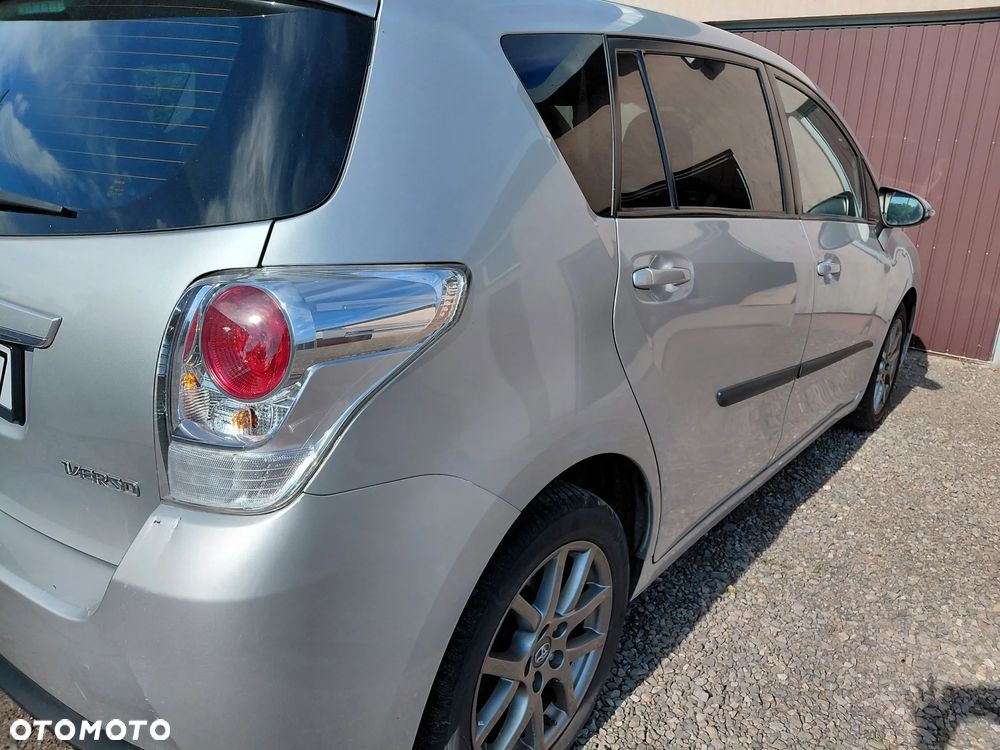 Toyota Verso 2.0 D-4D Premium - 17
