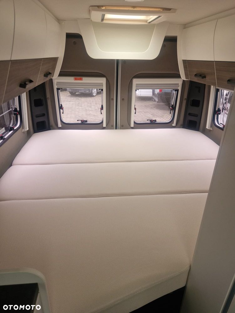 KNAUS VanTourer 600L Łóżko 195x190 Automat * Markiza * Hak * Radio 8"  4 osobowy - 18