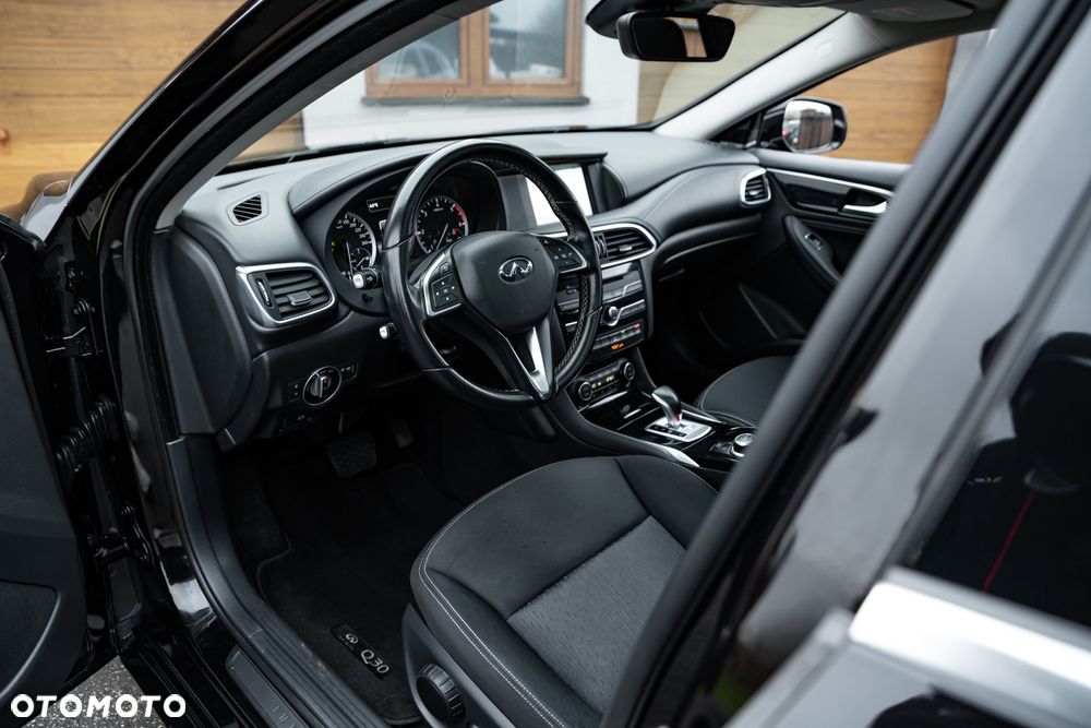 Infiniti Q30 2.2d DCT AWD Sport - 16