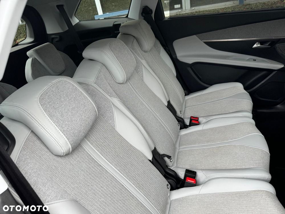 Peugeot 5008 BlueHDi 130 EAT8 Allure - 21