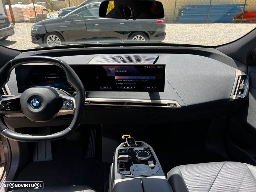BMW iX xDrive 40 Pack Desportivo - 15