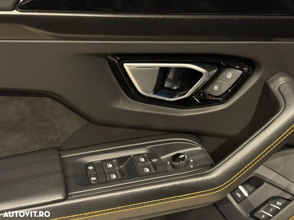 Lamborghini URUS - 26