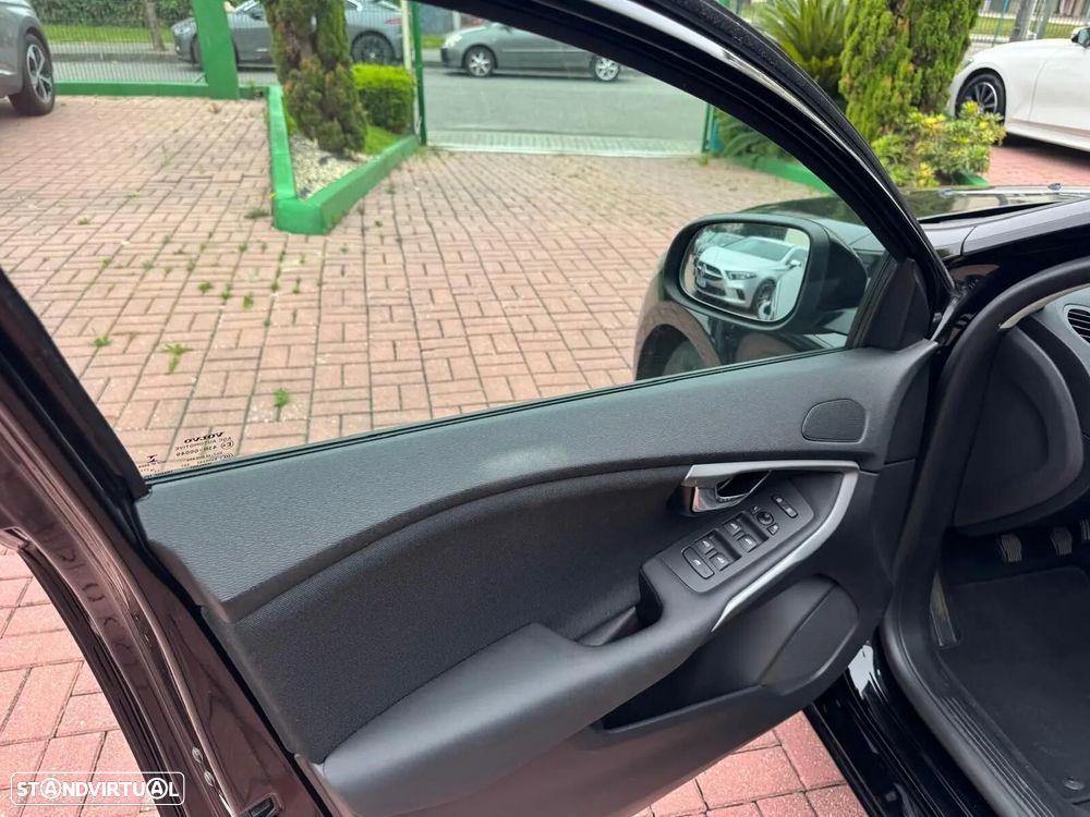 Volvo V40 2.0 D2 Kinetic - 34