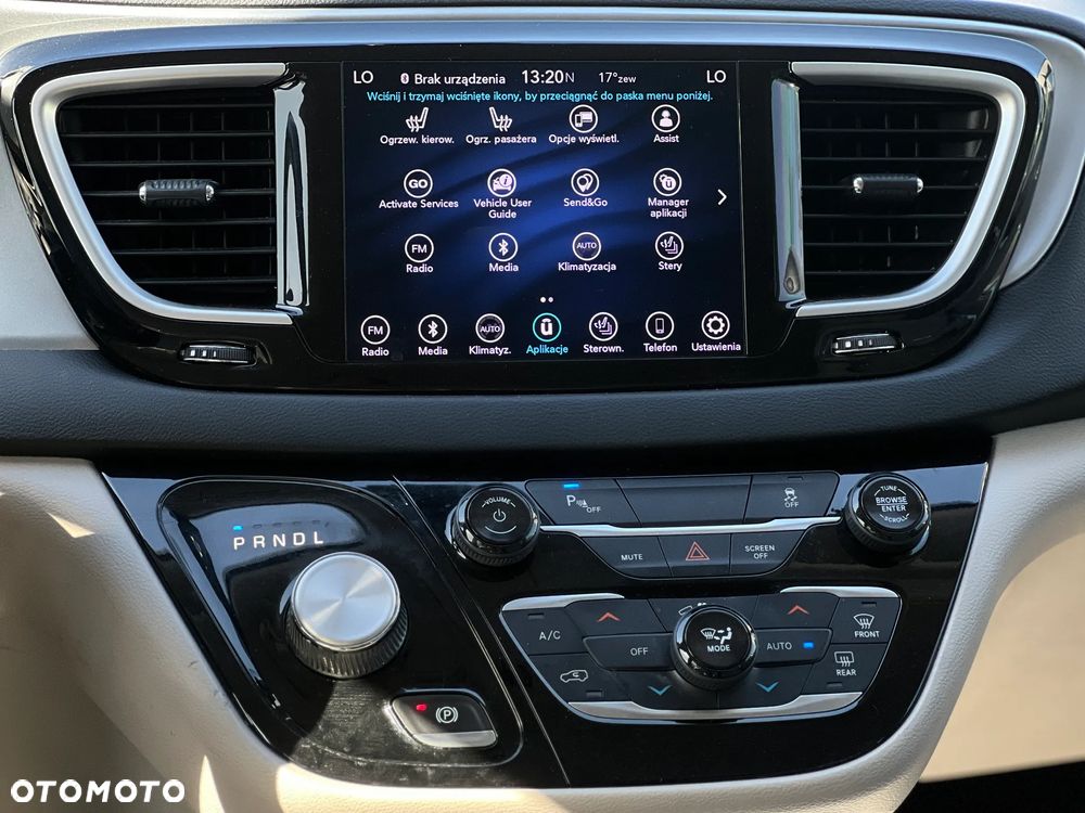 Chrysler Pacifica - 26