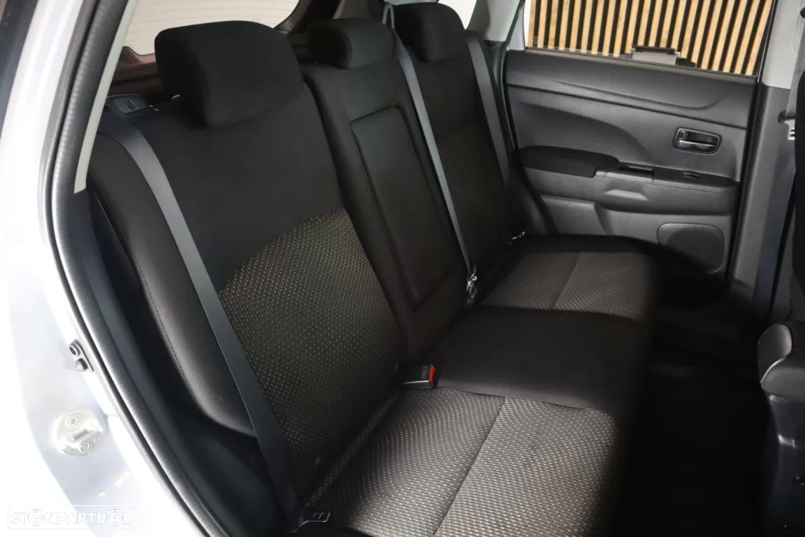 Mitsubishi ASX 1.8 DI-D Intense - 12