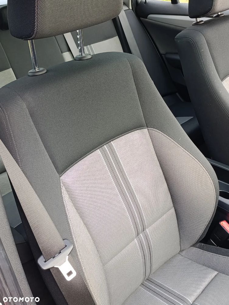 BMW X1 xDrive20i xLine - 16