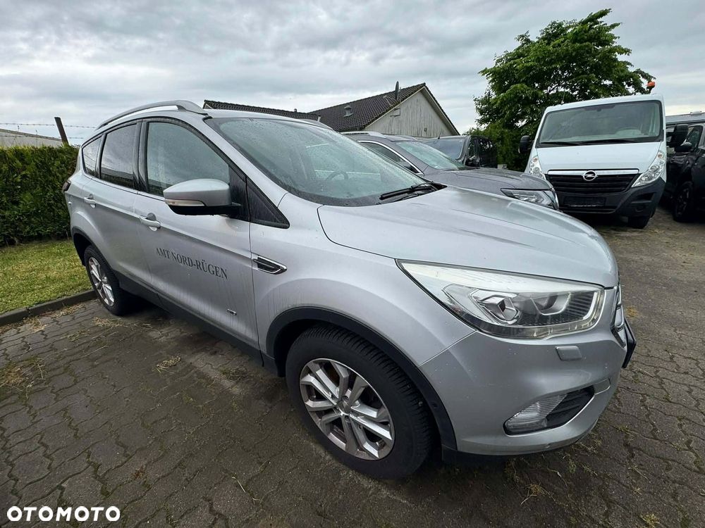 Ford Kuga - 1