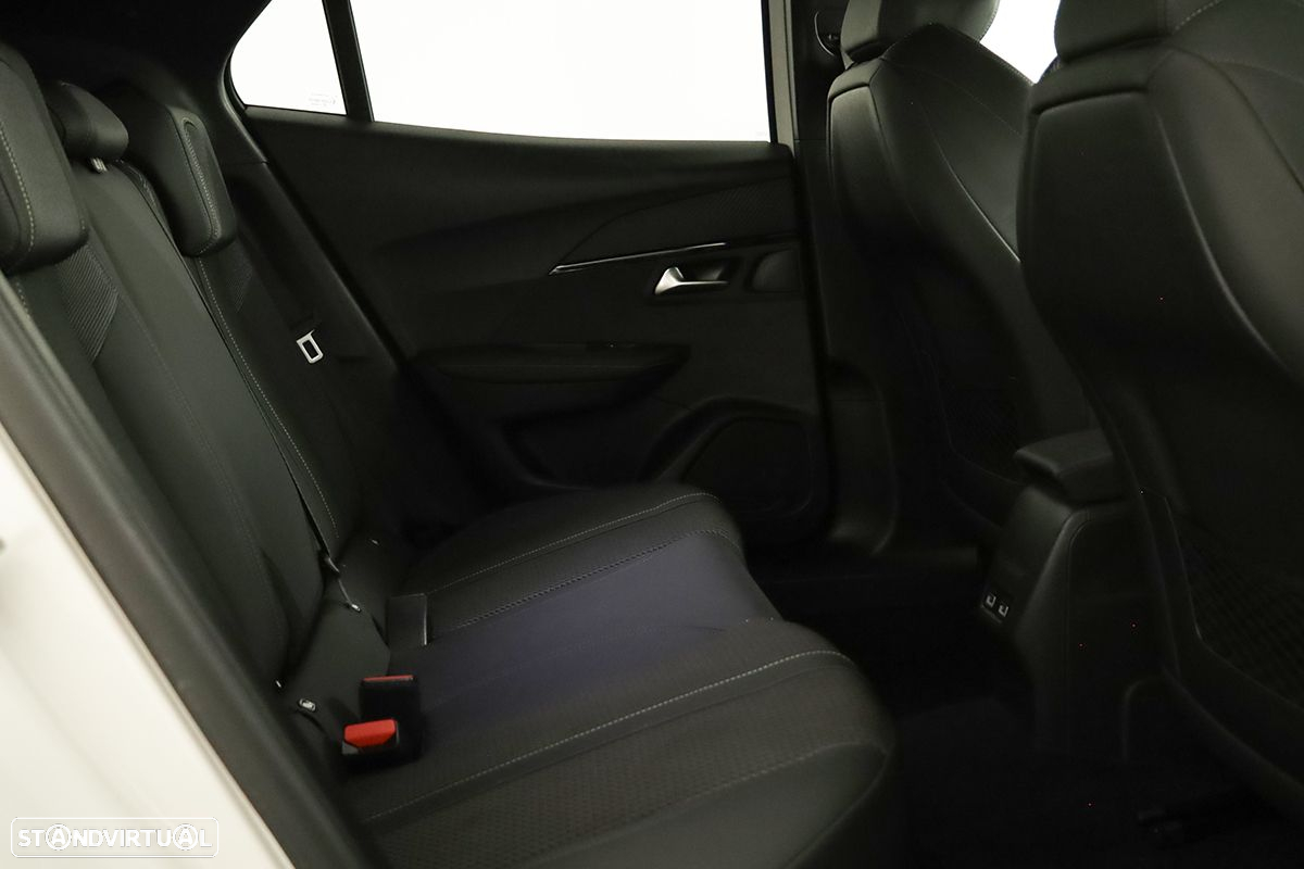 Peugeot 2008 1.2 PureTech GT EAT8 - 22