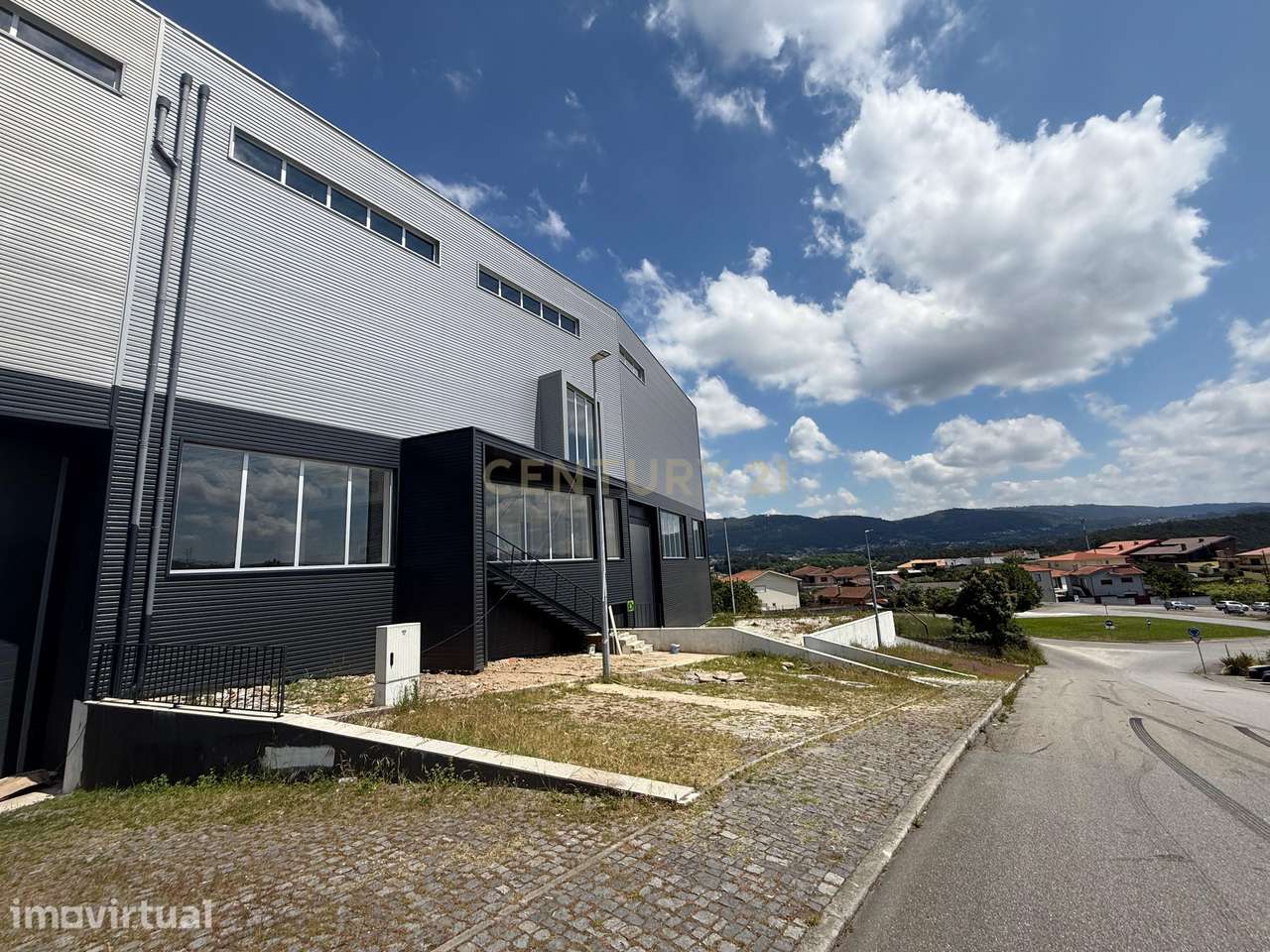 ARMAZÉM INDUSTRIAL | SANTO TIRSO | INVESTIMENTO / LOGÍSTICA / COMÉRCIO - Grande imagem: 3/15