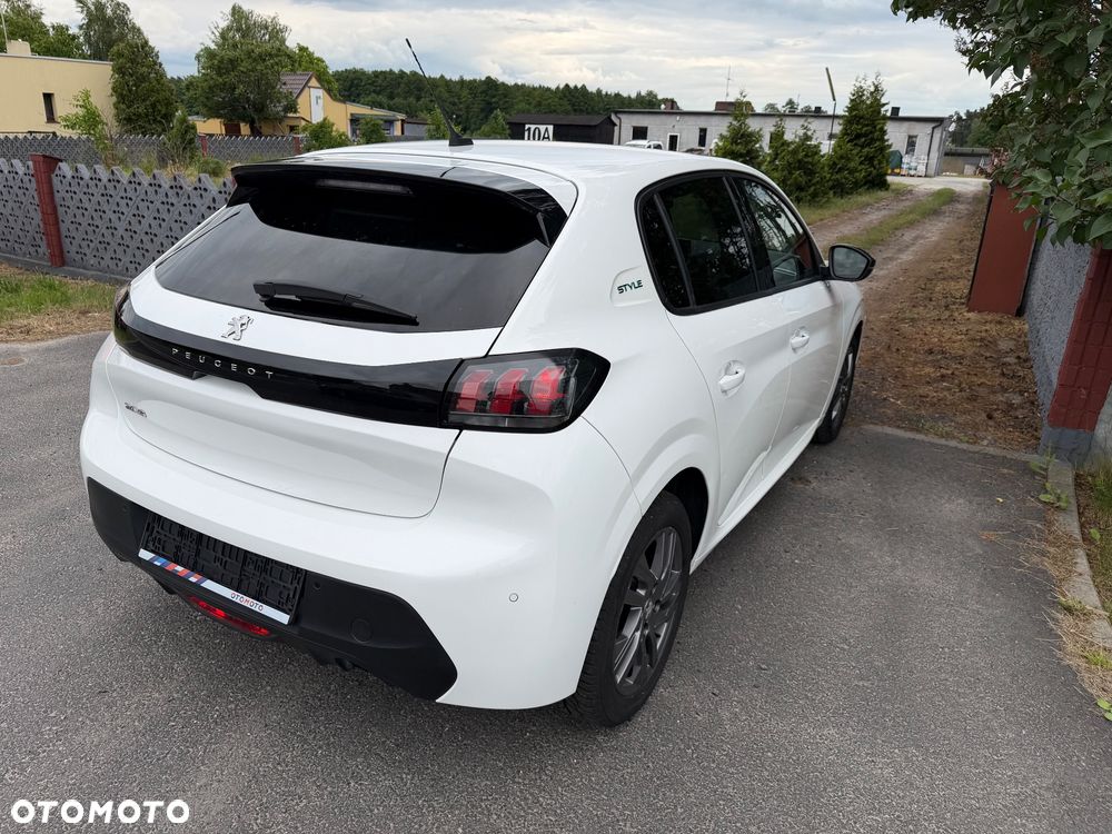 Peugeot 208 - 9