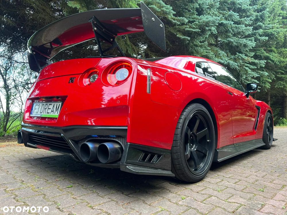 Nissan GT-R - 6