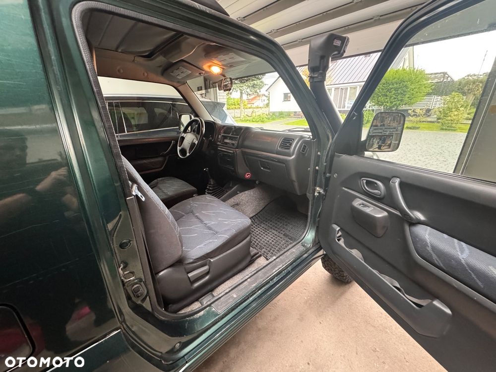 Suzuki Jimny 1.3 - 19