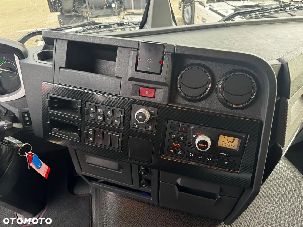 Renault T480 Sleeper Cab - 10