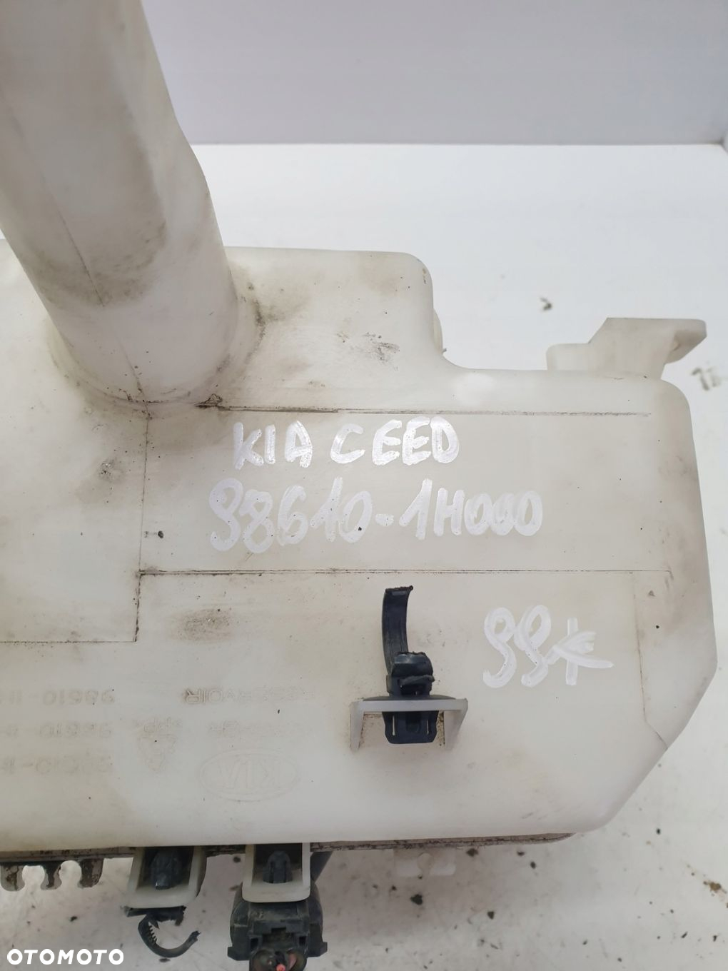 ZBIORNICZEK SPRYSKIWACZY KIA CEED 98610-1H000 - 3