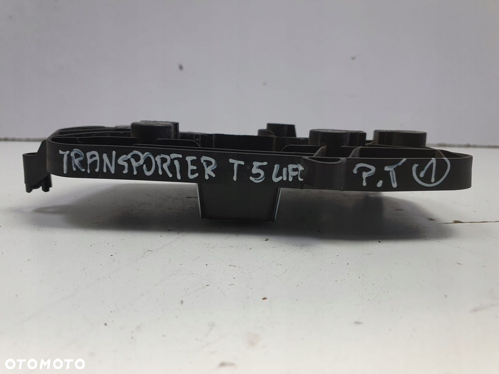 VW Transporter T5 lift PRAWY TYLNY WKŁAD LAMPY tył 7E5945258 - 5