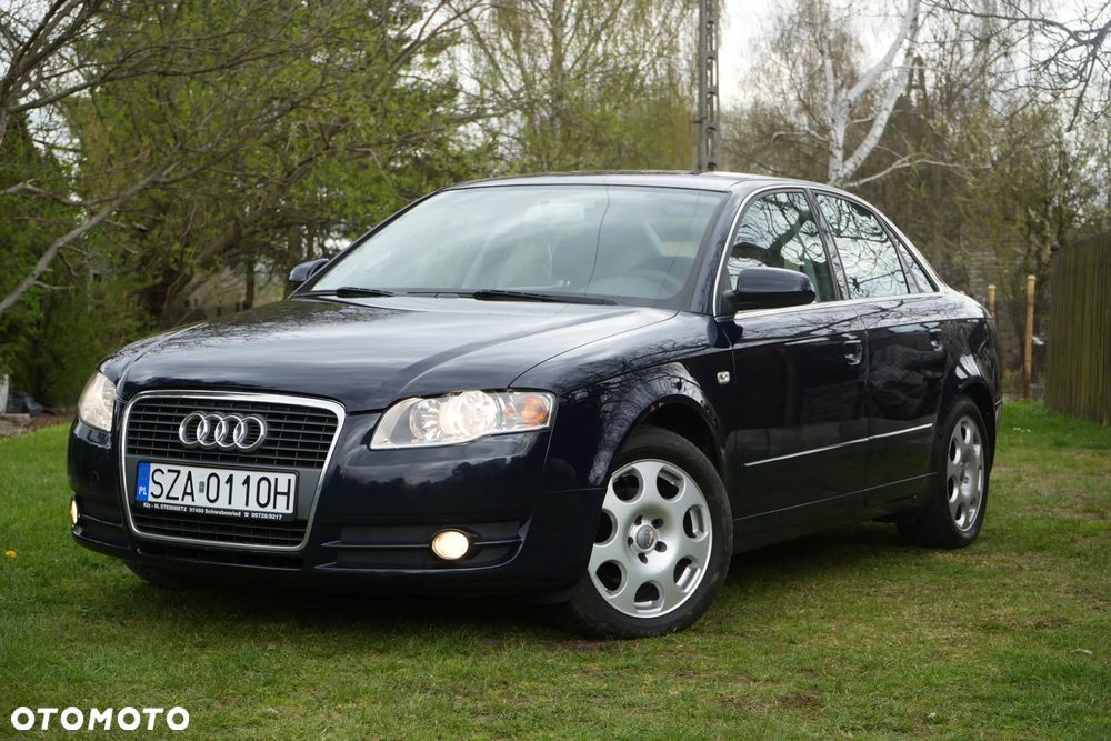 Audi A4 Limousine - 1