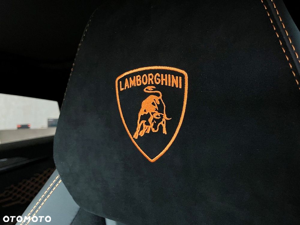 Lamborghini Urus - 30