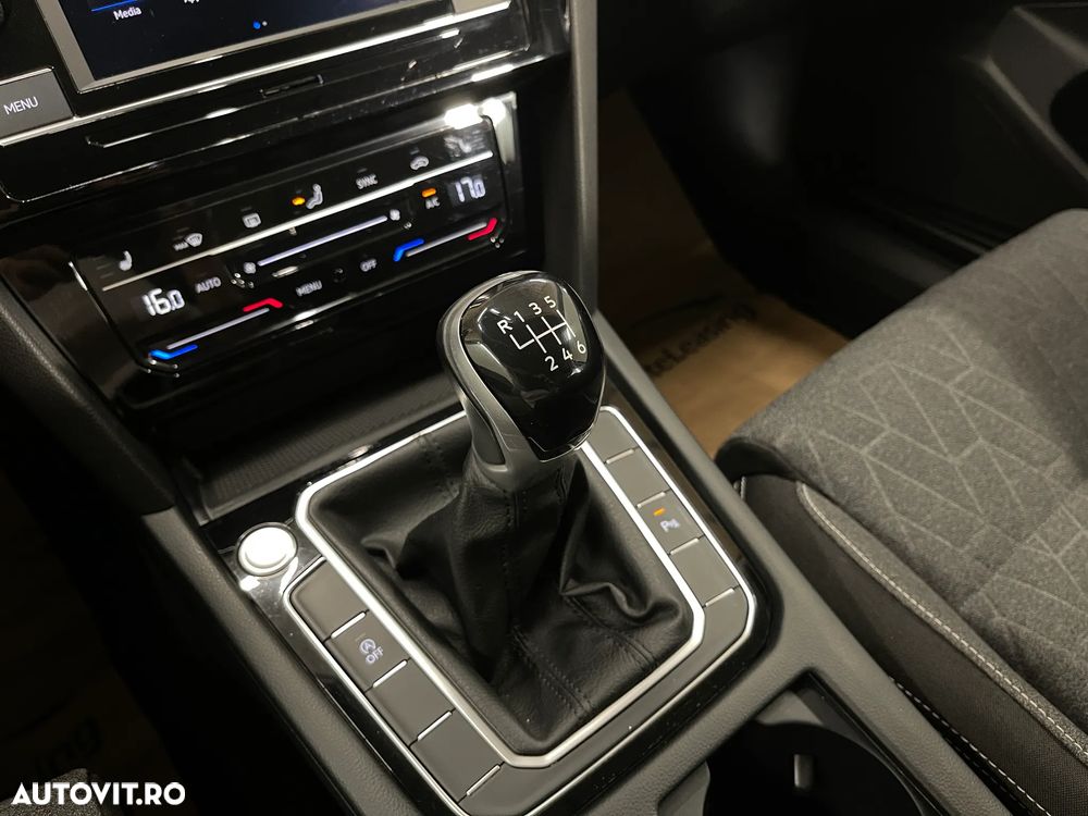Volkswagen Passat 2.0 TDI Comfortline - 25
