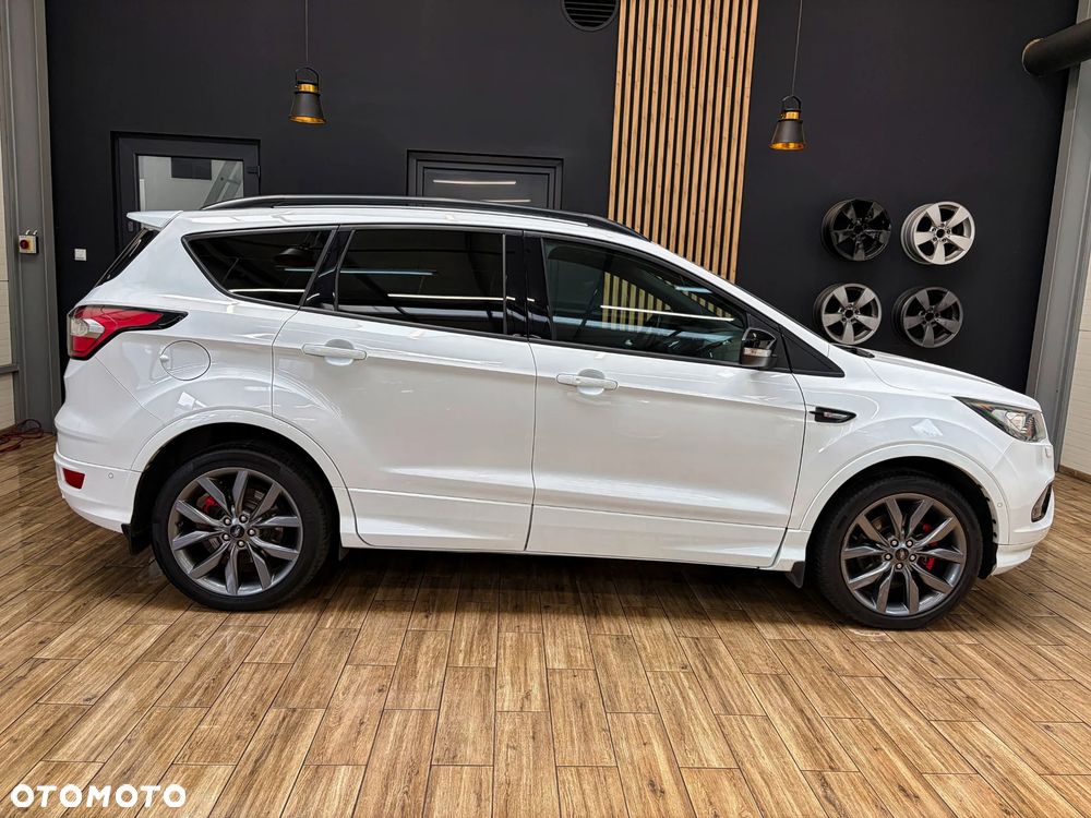 Ford Kuga 2.0 TDCi 2x4 ST-Line - 6
