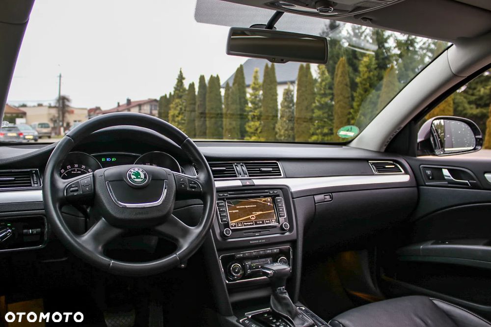 Skoda Superb 2.0 TDI DSG Exclusive - 33