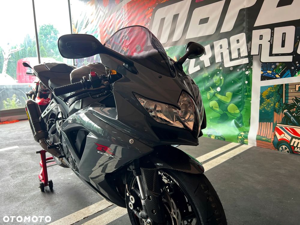 Suzuki GSX-R - 6