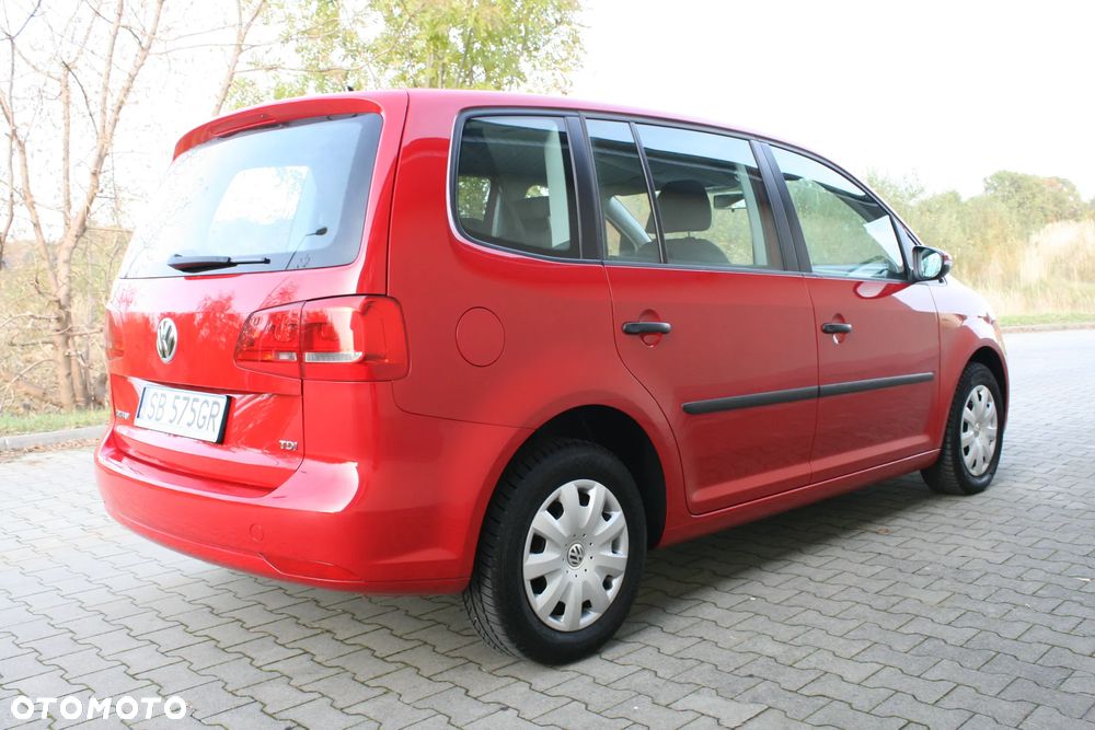 Volkswagen Touran - 4