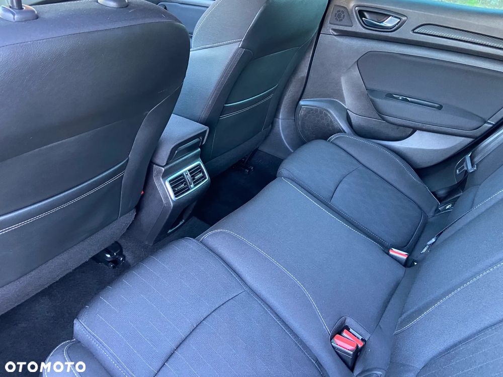 Renault Megane ENERGY TCe 140 EDC LIMITED - 39