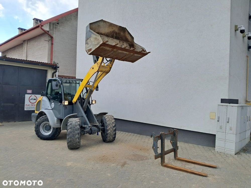 Kramer 5095 ładowarka kołowa 4 koła skrętne 2017r silnik turbo Kohler 75KM hydrauliczne szybkozłącze szufla / łyżka + widły 1200mm 2850 MTG 4x4 oświetlenie waga 5 ok ton jazda szybka wolna 5075 5085 850 750 JCB 406 407 Wacker Neuson WL52 / WL60 Caterpillar 906 / 907 908 Volvo L30 L35 - 15