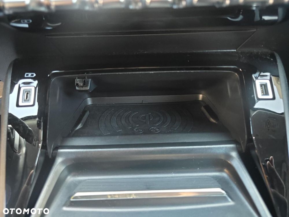 Peugeot 2008 1.5 BlueHDi Allure Pack S&S EAT8 - 22